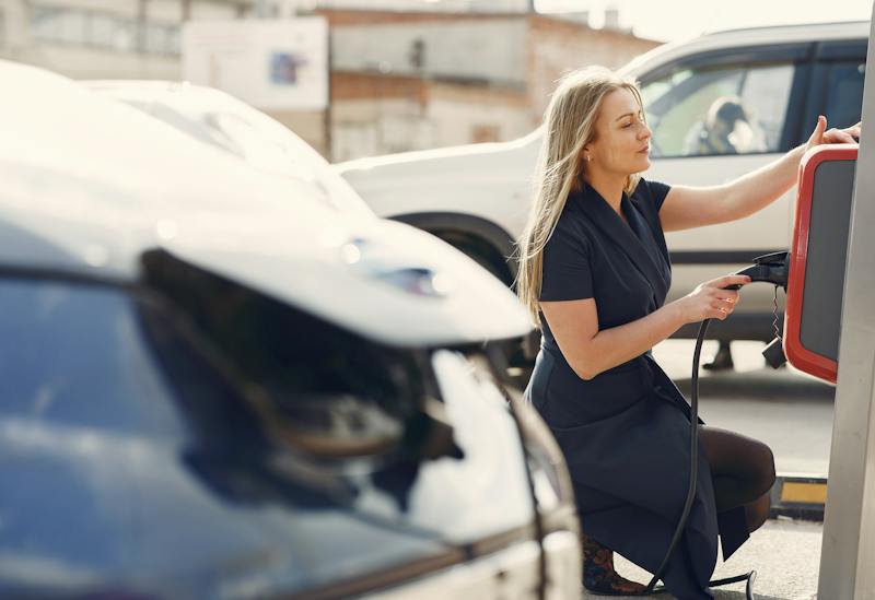 Estaciones de carga. Subvención de autos eléctricos