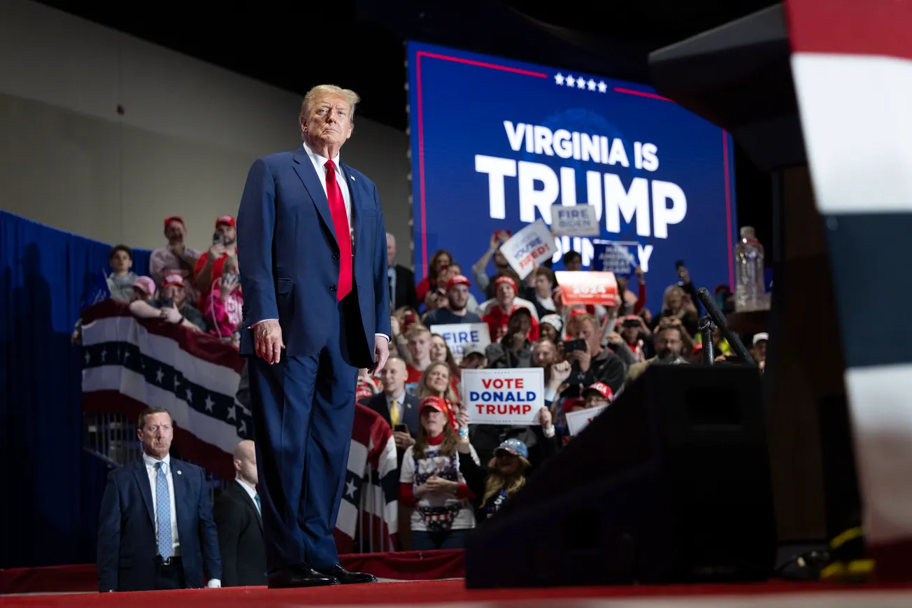 Gráfico cita a FactCheck.org en comparación engañosa de la economía de Biden y Trump