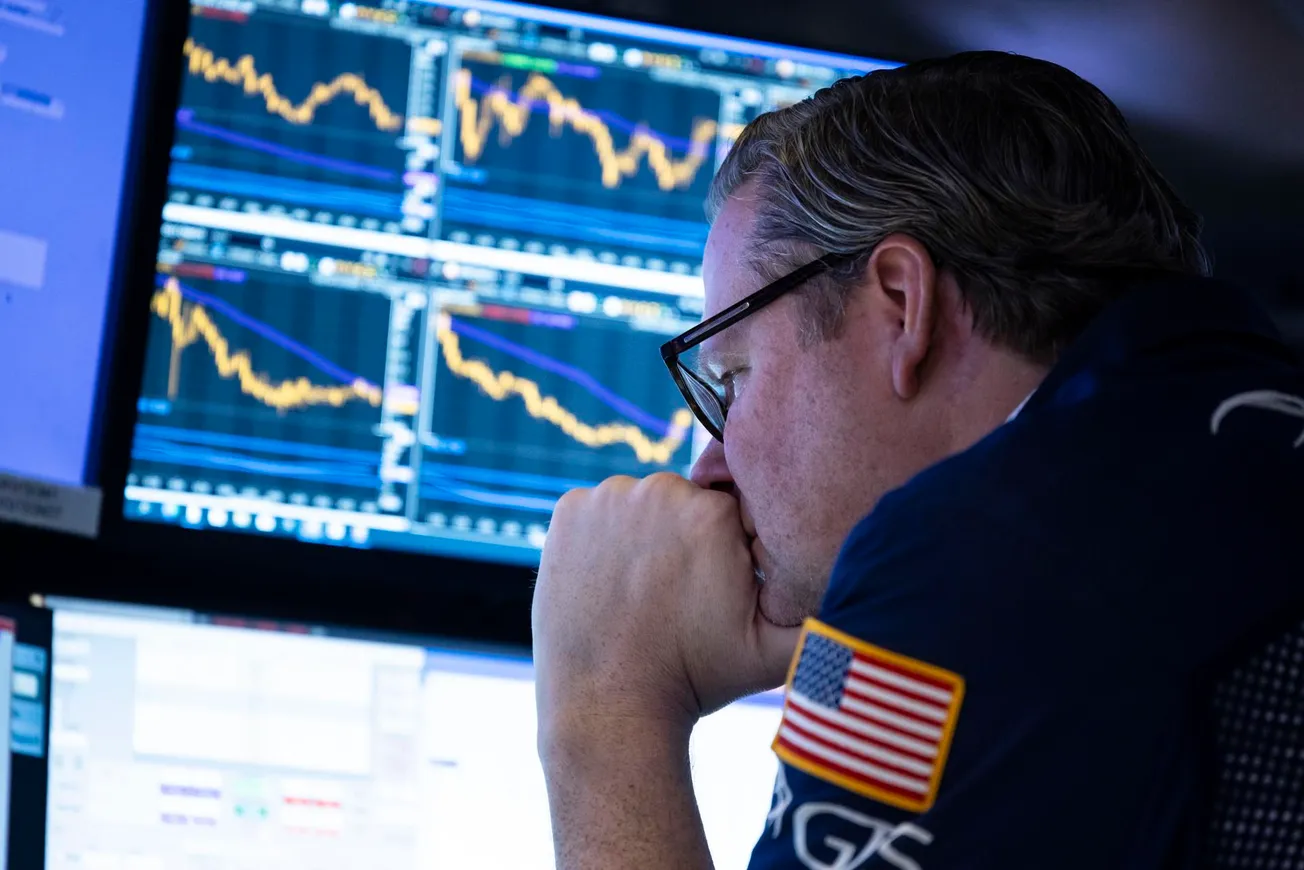 Dow Jones se desploma más de 250 puntos y el S&P 500 se prepara para romper su racha positiva: Wall Street no inicia la semana con buen pie