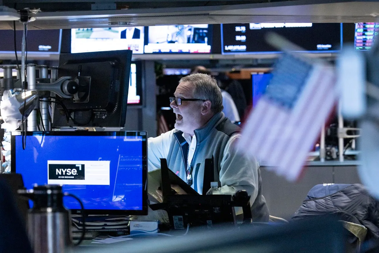 Dow Jones subió más de 300 puntos, mientras el S&P 500 y el Nasdaq se dispararon gracias a las grandes tecnológicas